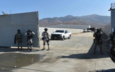 FGR decomisa 60 mil litros de ‘huachicol’ en Tijuana y revela toma clandestina junto a gasolinera Chevron